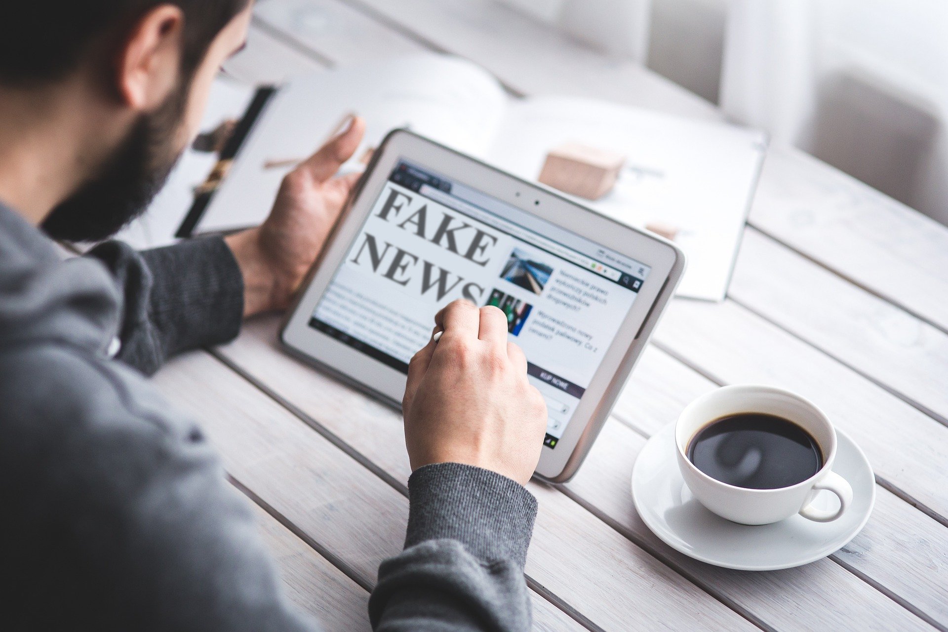 Fake news, complottismi e matematica