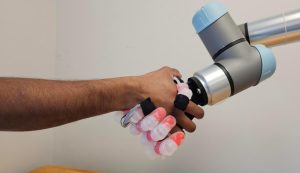 Protesi mano robotica