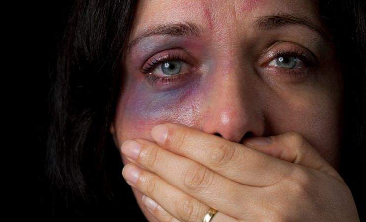 Donna vittima di violenza